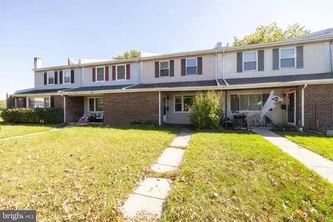 231 Daffodil Ct, Quakertown, PA 18951