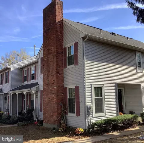 32 Liberty Dr, Langhorne, PA 19047