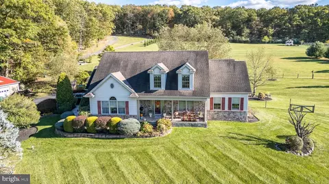 3682 Lehnenberg Rd, Riegelsville, PA 18077