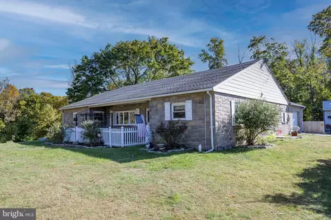 1365 Sleepy Hollow Rd, Pennsburg, PA 18073