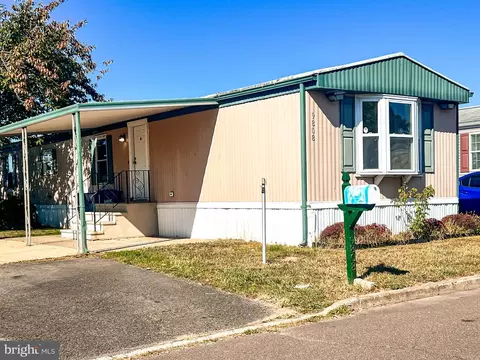 9808 Lawson Dr, Morrisville, PA 19067