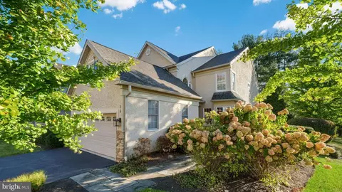15 Morgan Hill Dr, Doylestown, PA 18901