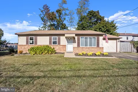 355 Olive St, Warminster, PA 18974 photo 1