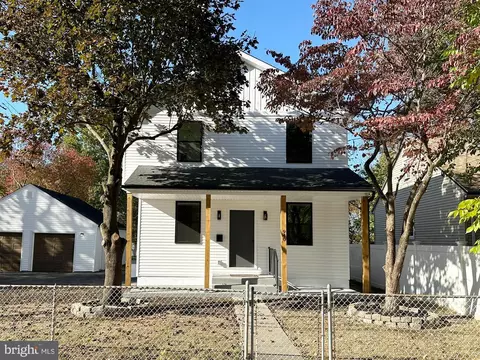 940 Wyoming Ave, Croydon, PA 19021