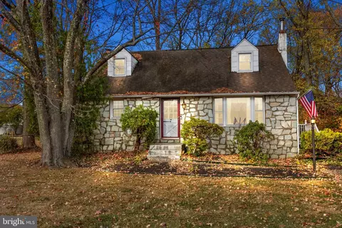 537 W Richardson Ave, Langhorne, PA 19047