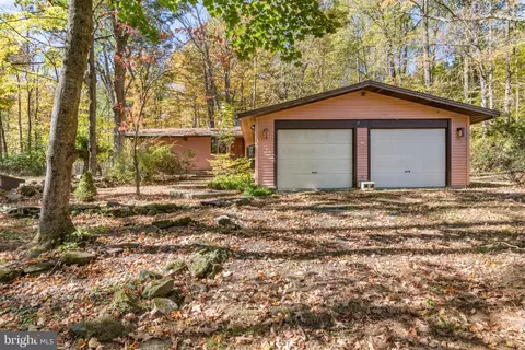 142 Woodland Dr, Upper Black Eddy, PA 18972