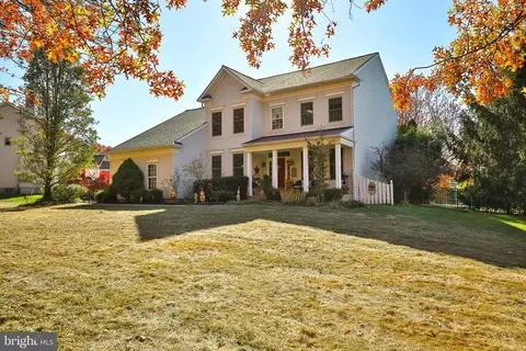9 Endslow Ln, Perkasie, PA 18944