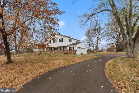 32 Sunset Dr, Ottsville, PA 18942