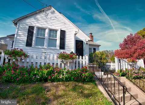 300 Clymer Ave, Morrisville, PA 19067