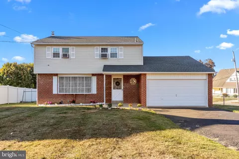 447 Rosewood Ave, Langhorne, PA 19047