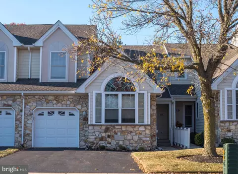 124 Grandview Dr, Warminster, PA 18974