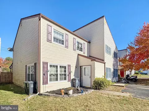 16 Pennington Ln, Quakertown, PA 18951