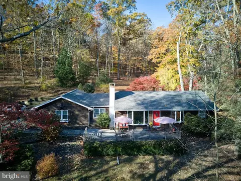 8 Stagecoach, Pipersville, PA 18947