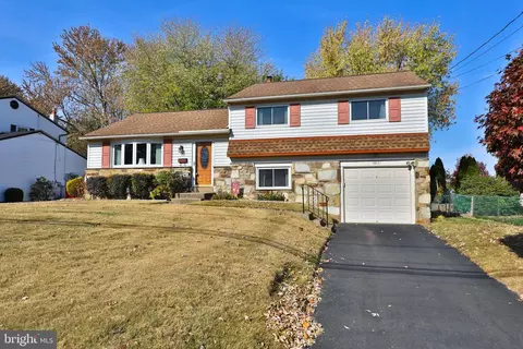 1013 Marian Rd, Warminster, PA 18974