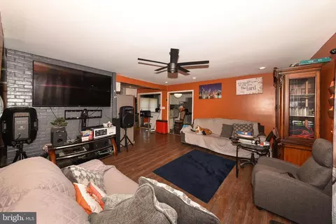 53 Ruby Ln, Levittown, PA 19055 photo 8