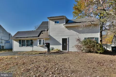 53 Ruby Ln, Levittown, PA 19055 photo 3