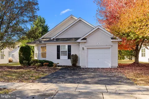 4 Yarrow Way, Langhorne, PA 19047