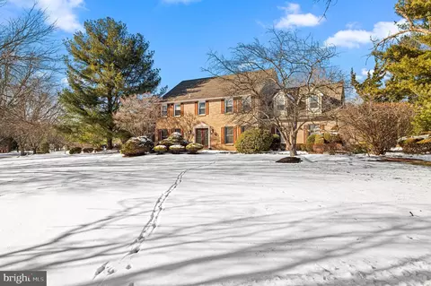 129 Briarwood Dr, Southampton, PA 18966