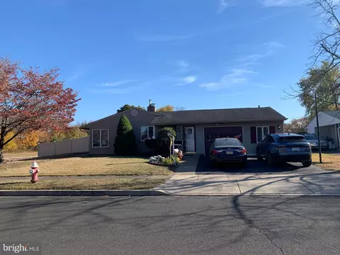 58 Locust Ln, Levittown, PA 19054