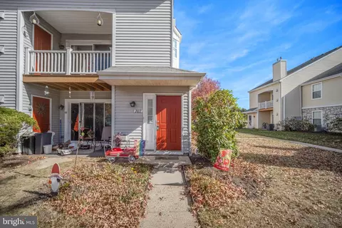 707 Hopkins Ct, Southampton, PA 18966