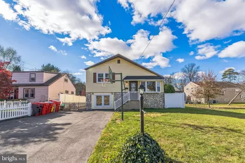 540 Lemon St, Warminster, PA 18974