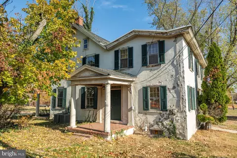 1086 Durham Rd, Newtown, PA 18940