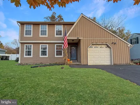 324 Pheasant Run Dr, Doylestown, PA 18901