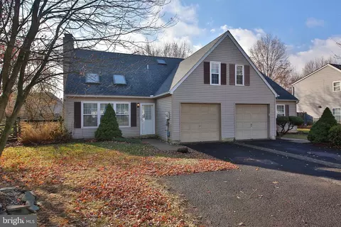 1130 Farmhouse Ln, Quakertown, PA 18951