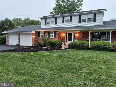 2350 Hillcrest Rd, Quakertown, PA 18951