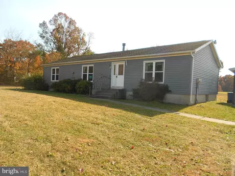 698 E Pumping Station Rd, Quakertown, PA 18951