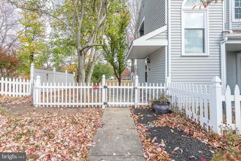 671 B Rose Hollow Dr, Yardley, PA 19067
