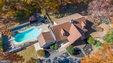 2300 Chestnut Rd, Coopersburg, PA 18036