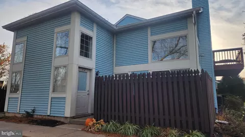 214 Wheatsheaf Ln, Telford, PA 18969
