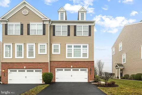 119 Carillon Hill Ln, Sellersville, PA 18960