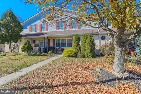 16 Mimosa Ct, Quakertown, PA 18951