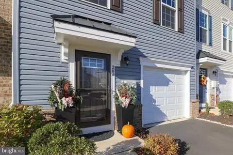 204 Station Dr, Dublin, PA 18917