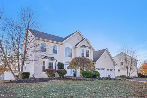 2664 Fawn Ln, Warrington, PA 18976