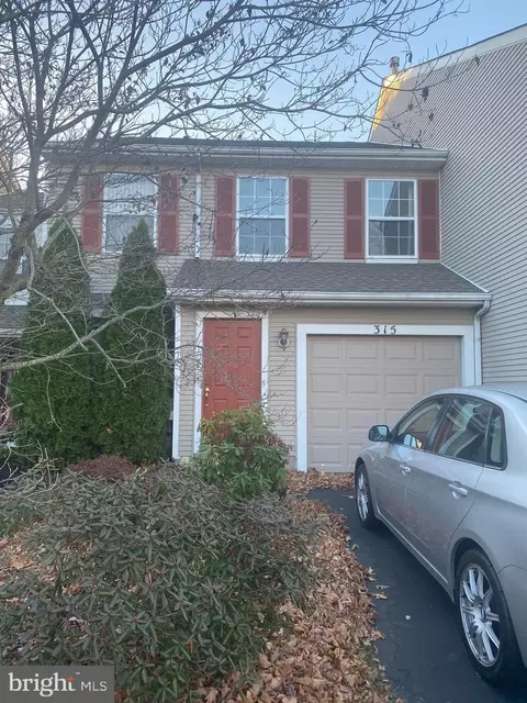 315 Sequoia Dr, Newtown, PA 18940