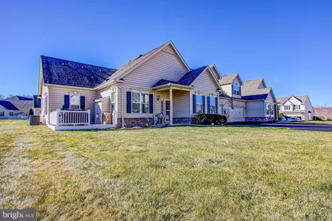 1068 Arbour Ln, Quakertown, PA 18951