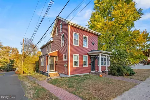 360 Crown St, Morrisville, PA 19067
