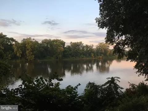 River Road, Yardley, PA 19067