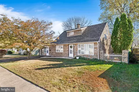 607 Benton Ln, Morrisville, PA 19067