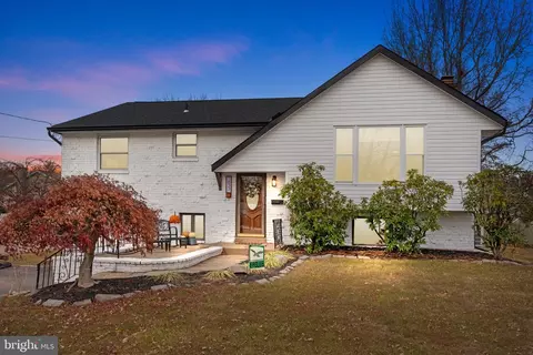1833 Saddle Dr, Warrington, PA 18976