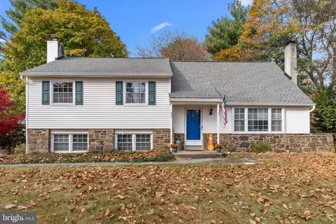 433 Burns Ln W, Newtown, PA 18940
