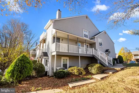 713 Sparrow Ln, Langhorne, PA 19047