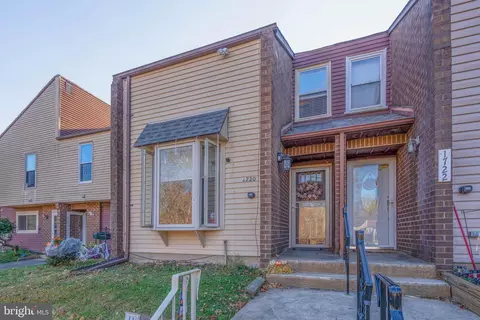 1720 Julie Ct, Bensalem, PA 19020