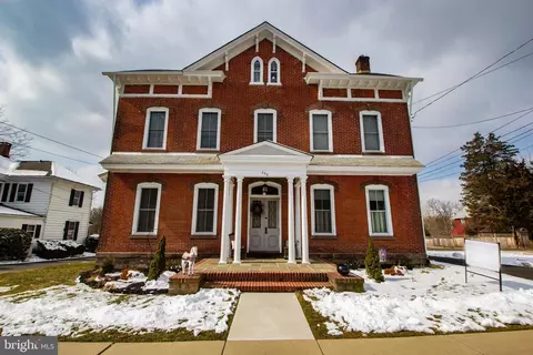 250 S State St, Newtown, PA 18940
