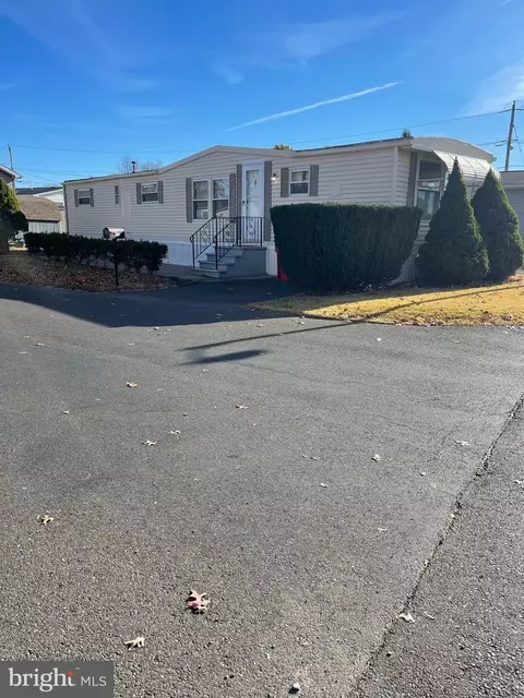 3413 Iris Ave, Feasterville Trevose, PA 19053