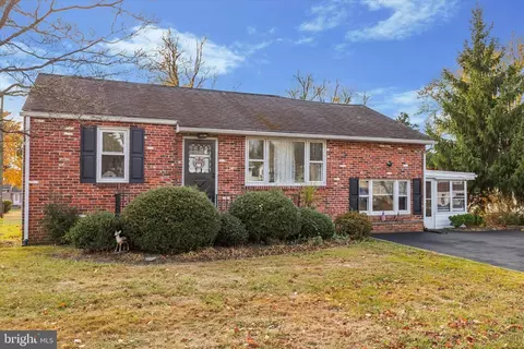 158 Lynch Dr, Southampton, PA 18966