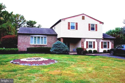 110 Andrea Dr, Richboro, PA 18954